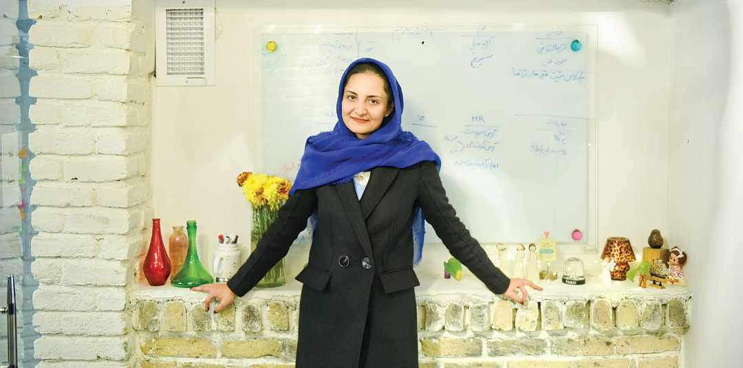 نازنین دانشور مدیر عامل تخفیفان